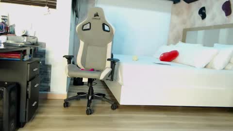 Snapshot of stefi_alizon chatting on 09-14-25, 12:32 Zuly online show from 09-14-25, 12:32