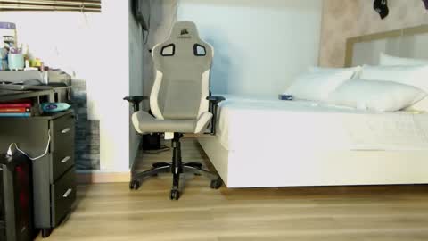 Snapshot of stefi_alizon chatting on 09-21-25, 03:08 Zuly online show from 09-21-25, 03:08