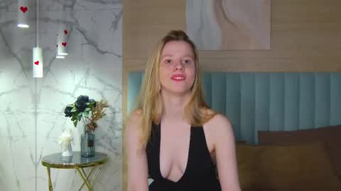 Snapshot of stefie_wells chatting on 05-08-26, 05:46 Stefie online show from 05-08-26, 05:46