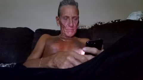 Snapshot of stefy1037 chatting on 06-15-26, 04:58 stefy1037 online show from 06-15-26, 04:58