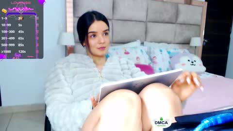 Snapshot of stefy810675 chatting on 10-16-25, 12:33 Stefany online show from 10-16-25, 12:33