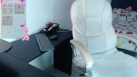 Snapshot of stefy_gomez_ chatting on 11-29-25, 01:41 Estefany online show from 11-29-25, 01:41