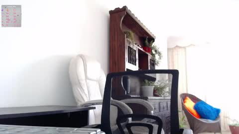 Snapshot of stefy_gomez_ chatting on 05-24-26, 05:40 Estefany online show from 05-24-26, 05:40