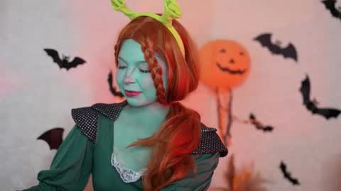 Snapshot of stela_vanila chatting on 10-27-25, 12:58 Stella online show from 10-27-25, 12:58