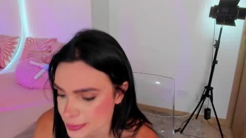Snapshot of stella__white chatting on 05-08-26, 07:52 Yuli online show from 05-08-26, 07:52