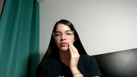 Snapshot of stella_art chatting on 01-04-25, 07:03 Stella online show from 01-04-25, 07:03