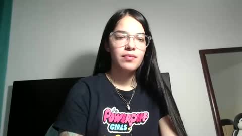 Snapshot of stella_art chatting on 02-11-25, 04:44 Stella online show from 02-11-25, 04:44