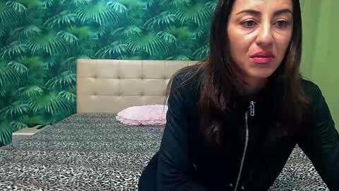 Stella John online show from 01-06-25, 05:52