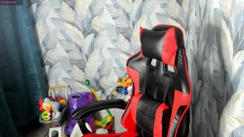 Stella online show from 10-23-25, 02:11