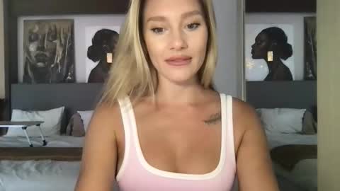 Stella online show from 11-03-25, 02:13