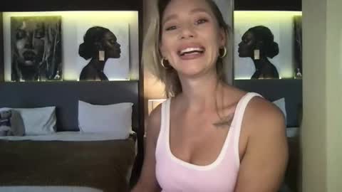 Stella online show from 11-28-25, 03:09