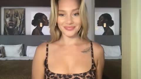 Stella online show from 11-29-25, 03:31