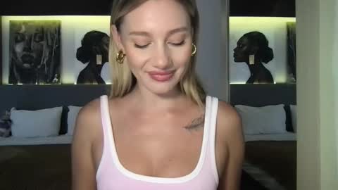 Stella online show from 12-05-25, 02:42