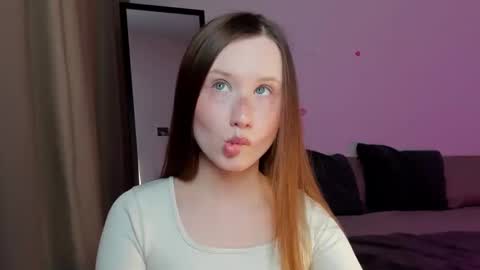 Snapshot of stella_sunny chatting on 12-22-24, 03:00 stella_sunny online show from 12-22-24, 03:00