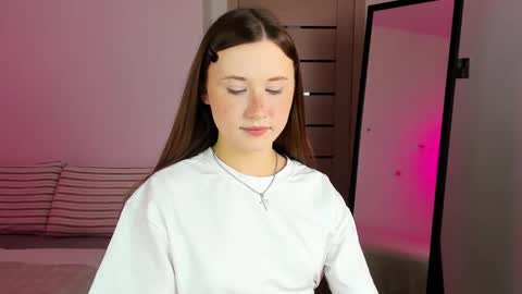 Snapshot of stella_sunny chatting on 10-09-25, 06:06 stella_sunny online show from 10-09-25, 06:06