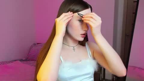 Snapshot of stella_sunny chatting on 10-22-25, 06:18 stella_sunny online show from 10-22-25, 06:18