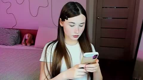 Snapshot of stella_sunny chatting on 12-16-25, 01:43 stella_sunny online show from 12-16-25, 01:43