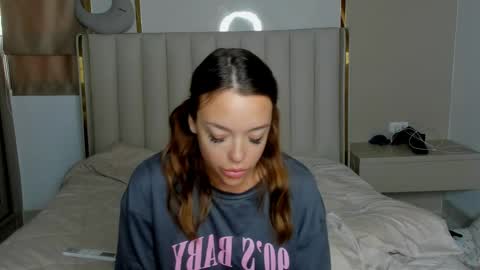 Snapshot of stellaa_queen chatting on 04-04-26, 12:09 stella online show from 04-04-26, 12:09