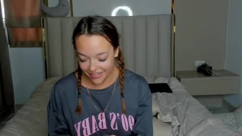 Snapshot of stellaa_queen chatting on 04-09-26, 06:19 stella online show from 04-09-26, 06:19