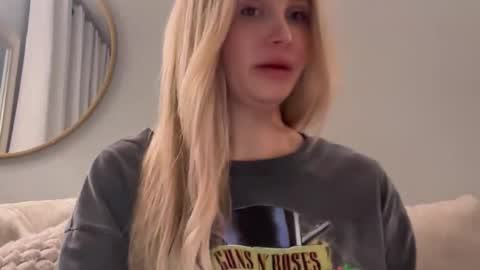 Stella Bella online show from 02-18-26, 06:42