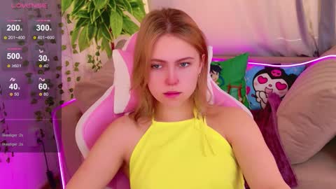 Snapshot of stellahaart chatting on 11-28-25, 07:33 Stella 3 online show from 11-28-25, 07:33