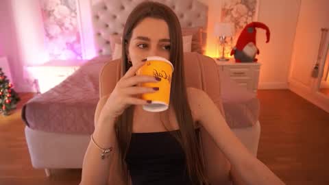 stellahoneywell online show from 01-12-26, 08:30