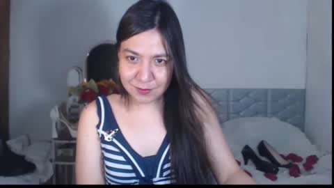 Snapshot of stellahugets chatting on 09-13-25, 08:36 Stella online show from 09-13-25, 08:36