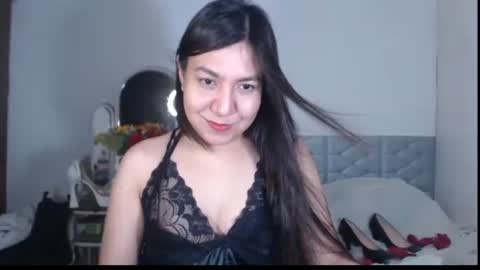 Snapshot of stellahugets chatting on 09-24-25, 03:04 Stella online show from 09-24-25, 03:04