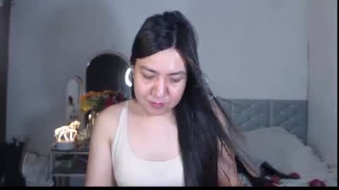 Snapshot of stellahugets chatting on 10-06-25, 04:21 Stella online show from 10-06-25, 04:21