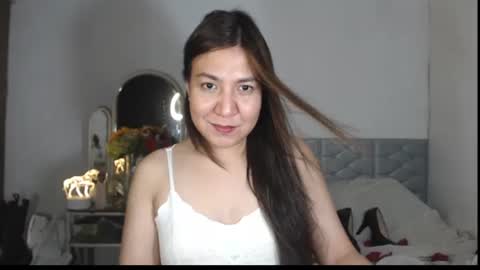 Snapshot of stellahugets chatting on 10-11-25, 04:27 Stella online show from 10-11-25, 04:27