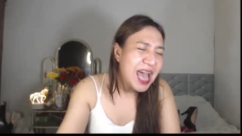 Snapshot of stellahugets chatting on 11-05-25, 05:07 Stella online show from 11-05-25, 05:07