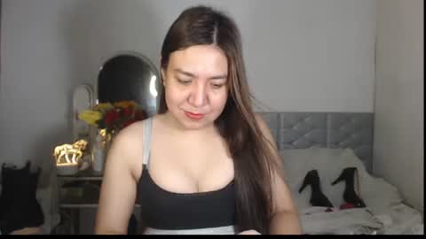 Snapshot of stellahugets chatting on 11-13-25, 08:46 Stella online show from 11-13-25, 08:46