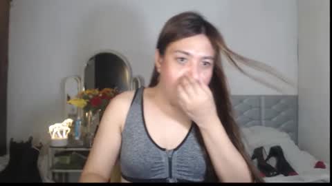 Snapshot of stellahugets chatting on 11-30-25, 09:24 Stella online show from 11-30-25, 09:24