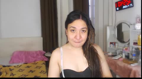 Snapshot of stellahugets chatting on 04-27-26, 04:54 Stella online show from 04-27-26, 04:54