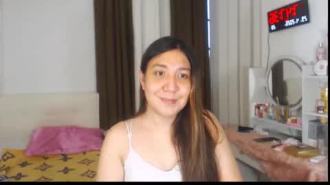Snapshot of stellahugets chatting on 04-28-26, 11:54 Stella online show from 04-28-26, 11:54