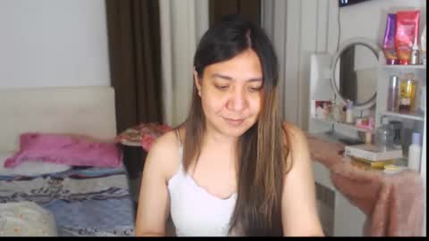 Snapshot of stellahugets chatting on 05-05-26, 04:04 Stella online show from 05-05-26, 04:04