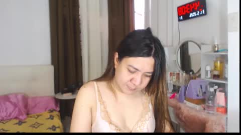 Snapshot of stellahugets chatting on 05-31-26, 08:43 Stella online show from 05-31-26, 08:43