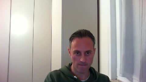 Snapshot of sten015 chatting on 12-09-24, 04:15 sten015 online show from 12-09-24, 04:15