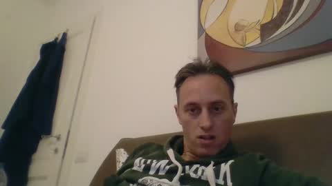 Snapshot of sten015 chatting on 12-18-24, 02:06 sten015 online show from 12-18-24, 02:06