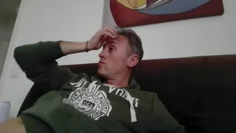 Snapshot of sten015 chatting on 11-04-25, 02:05 sten015 online show from 11-04-25, 02:05