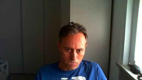 Snapshot of sten015 chatting on 06-18-26, 02:32 sten015 online show from 06-18-26, 02:32