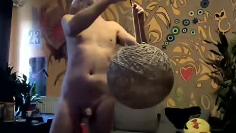 Snapshot of stenlyvrbich chatting on 02-23-25, 07:33 lee online show from 02-23-25, 07:33