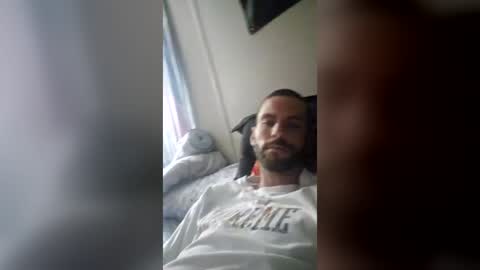 Snapshot of stepbro187 chatting on 06-17-26, 06:42 stepbro187 online show from 06-17-26, 06:42
