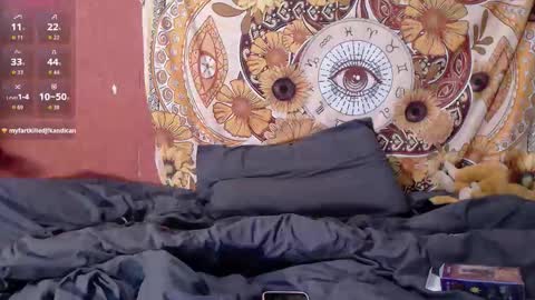 Stephanie 3 online show from 10-19-25, 12:33