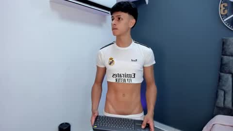 Stephane Rouss online show from 11-17-25, 08:14