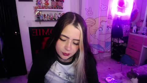 Snapshot of stephani_rousso chatting on 05-15-26, 11:12 joha cosmo online show from 05-15-26, 11:12