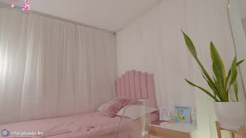 stephania_let online show from 12-05-25, 02:14