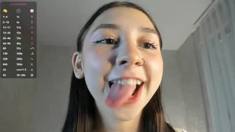 Snapshot of stephaniesally chatting on 08-05-26, 06:00 Sonya online show from 08-05-26, 06:00