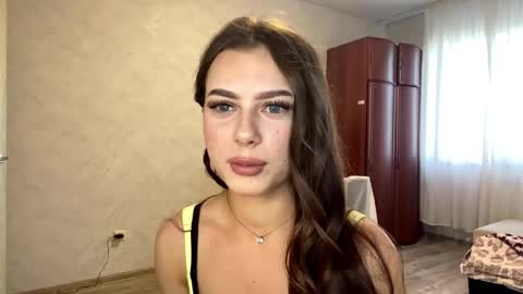 Stephani online show from 05-21-26, 03:08