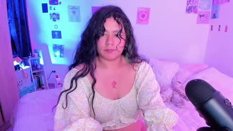 Stephanie  online show from 12-22-24, 07:33